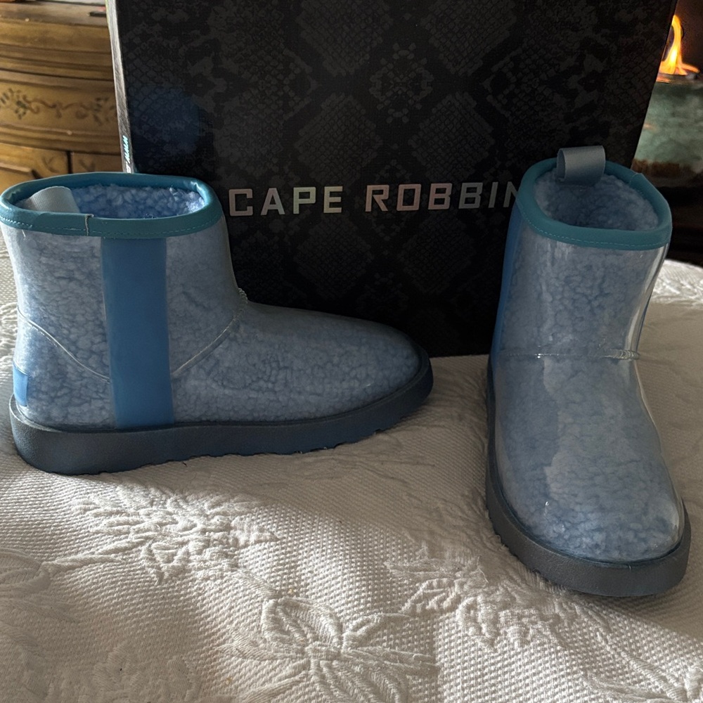 Cape Robbin Light Blue Fleece Boots